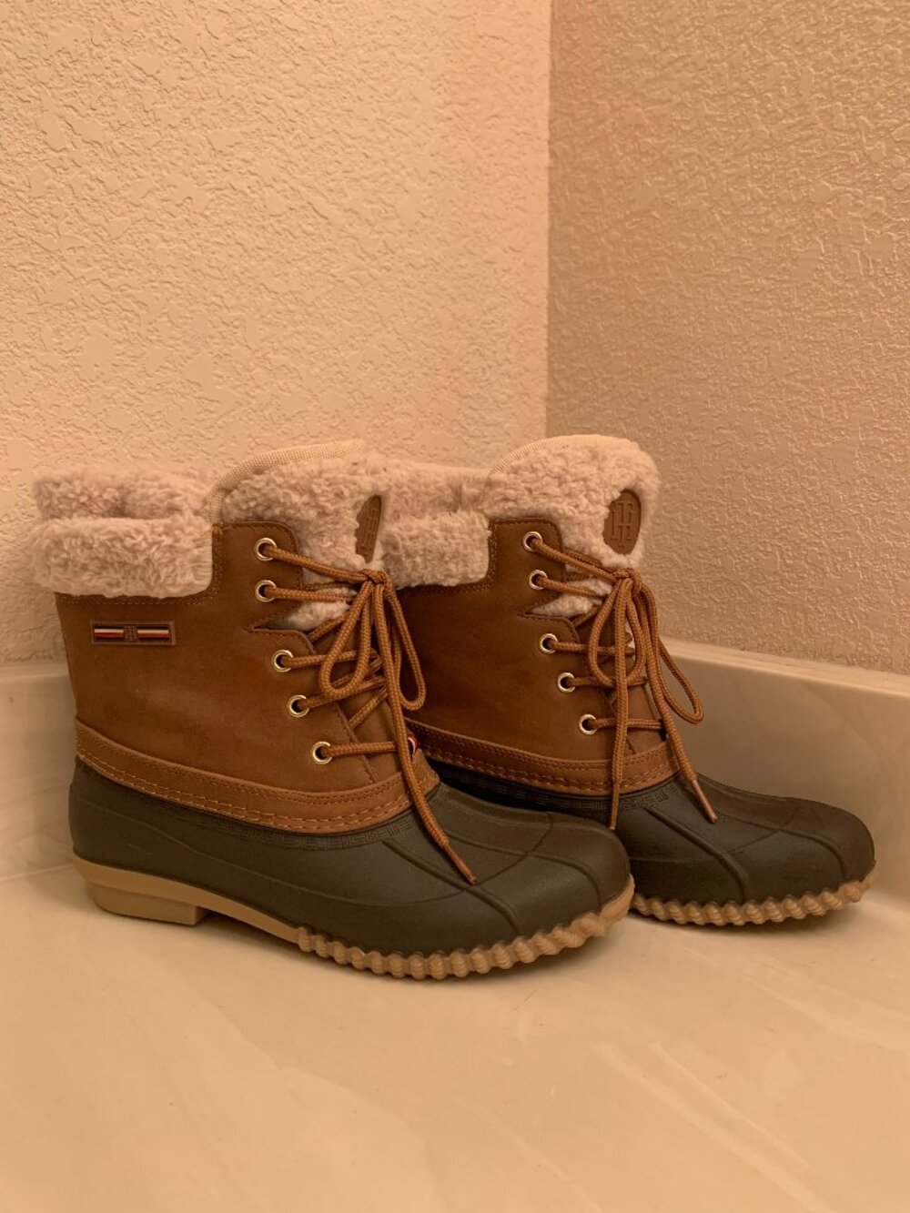 Women's Size 7 Rainah Duck Boots